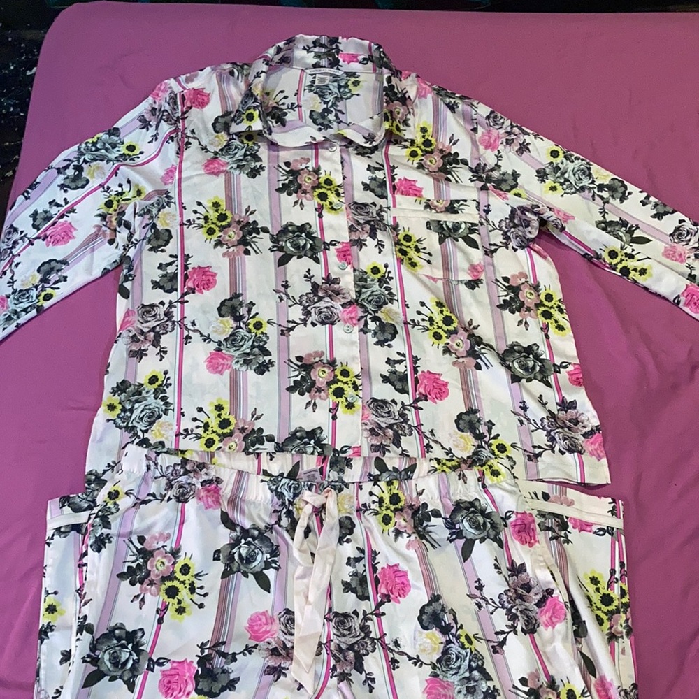 Victoria secret pajama set